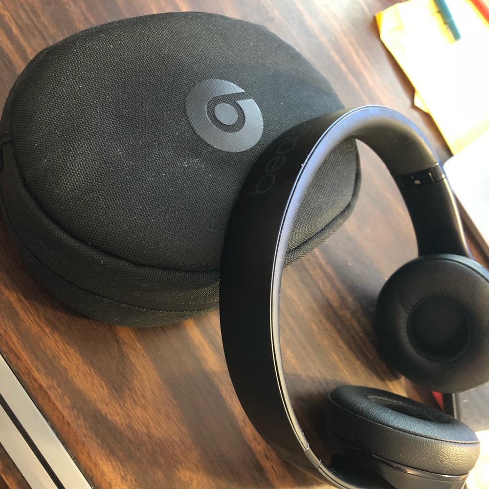 Beats solo 2 wireless headphones